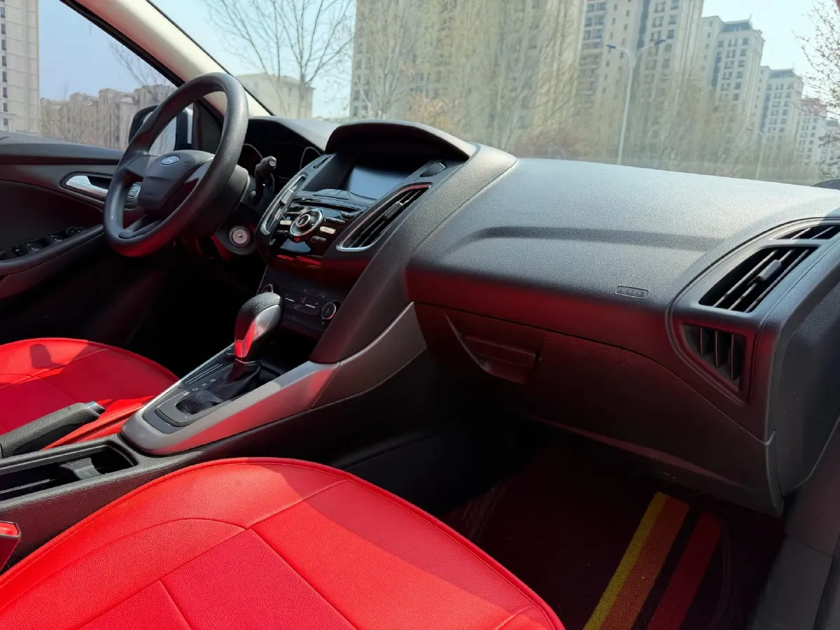 2018 Ford Focus 1.6L 125HP L4 6DCT,autocango,china used car exporter,china ev exporter,chinese used car exporter,chinese used ev exporter