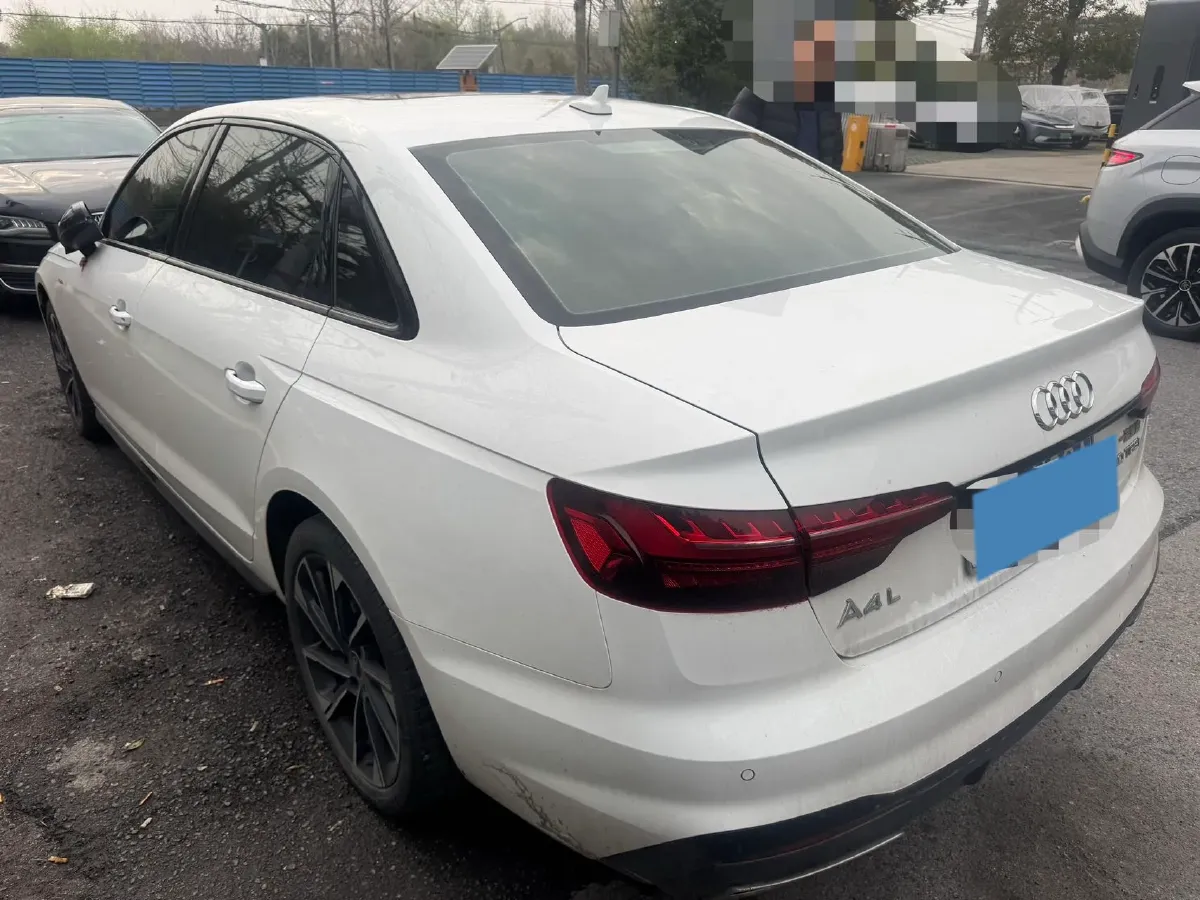 2023 Audi A4L 2.0T 190HP L4 7DCT,autocango,china used car exporter,china ev exporter,chinese used car exporter,chinese used ev exporter