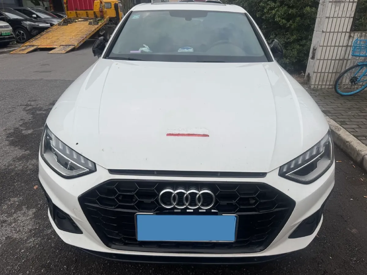 2023 Audi A4L 2.0T 190HP L4 7DCT,autocango,china used car exporter,china ev exporter,chinese used car exporter,chinese used ev exporter