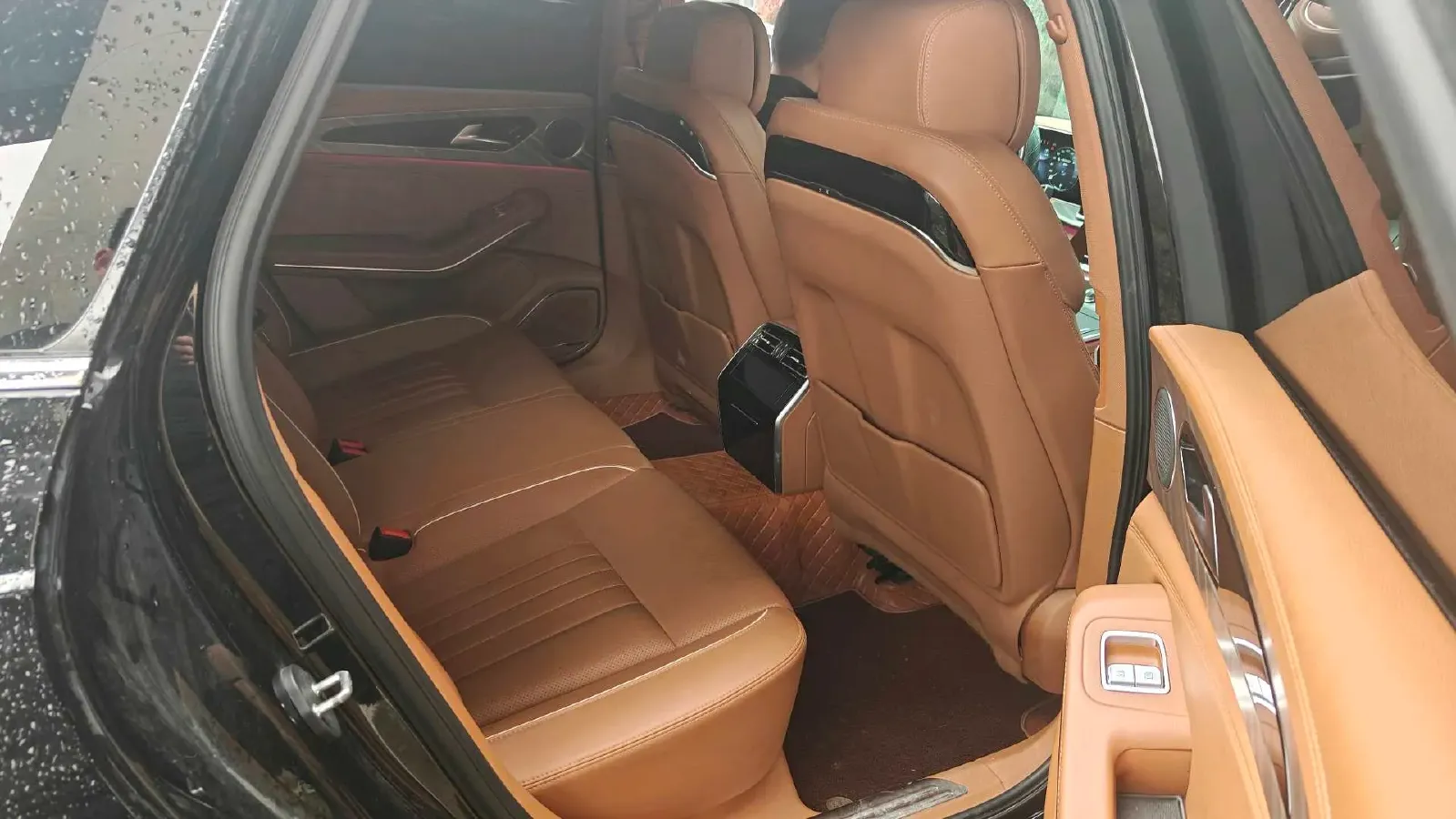 2023 HongQi H9 2.0T 252HP L4 7DCT,autocango,china used car exporter,china ev exporter,chinese used car exporter,chinese used ev exporter