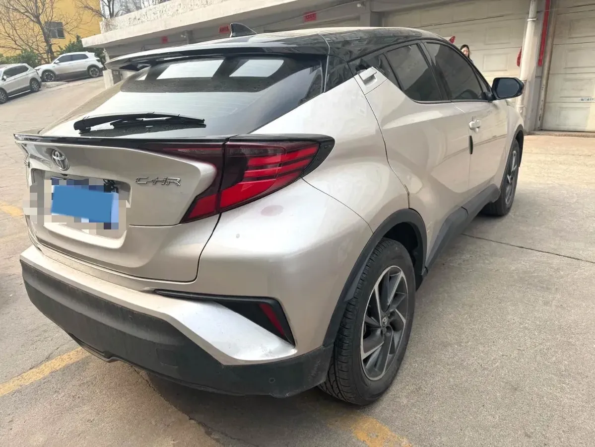 2021 Toyota C-HR 2.0L 171HP L4 CVT,autocango,china used car exporter,china ev exporter,chinese used car exporter,chinese used ev exporter