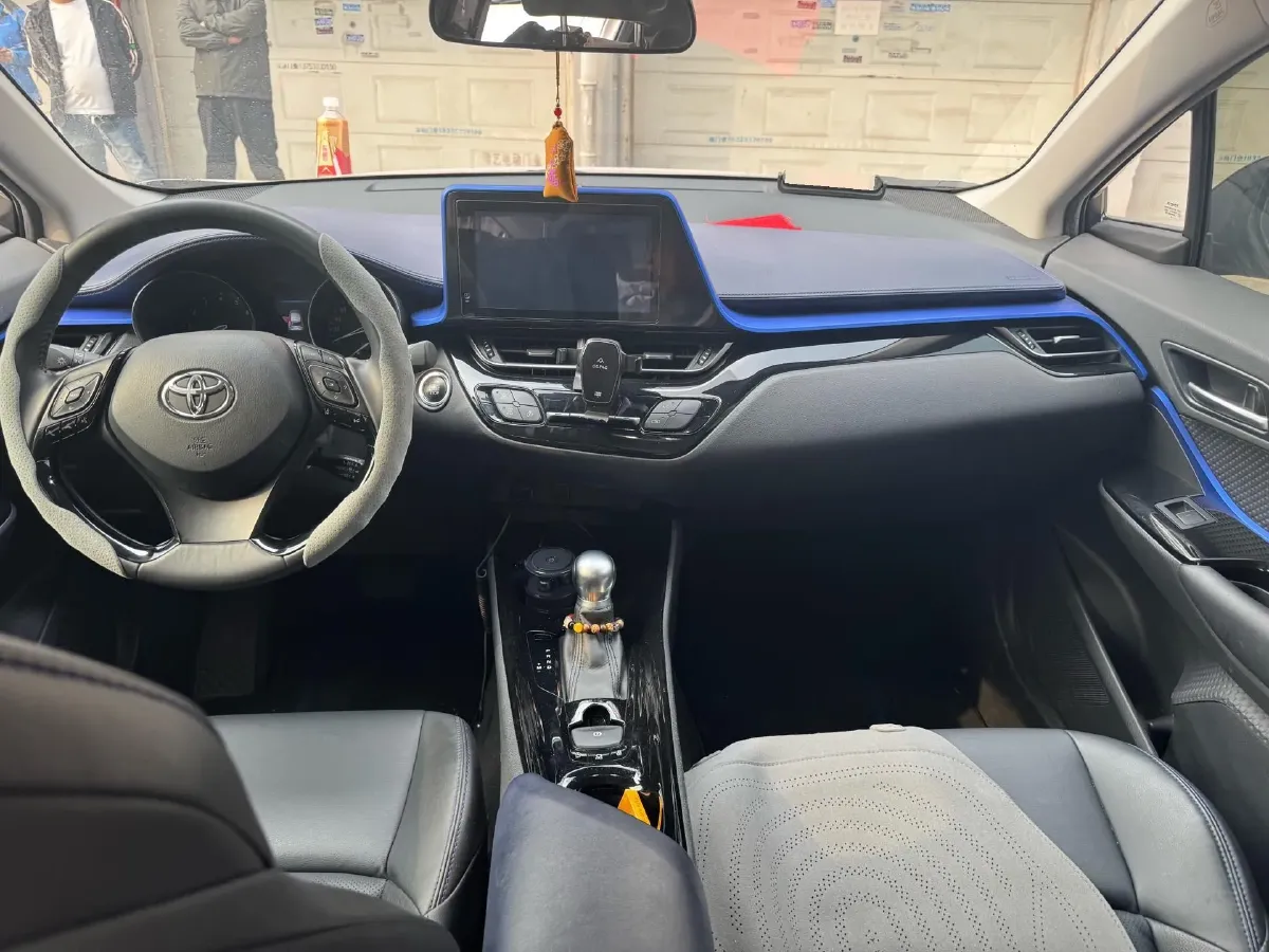 2021 Toyota C-HR 2.0L 171HP L4 CVT,autocango,china used car exporter,china ev exporter,chinese used car exporter,chinese used ev exporter