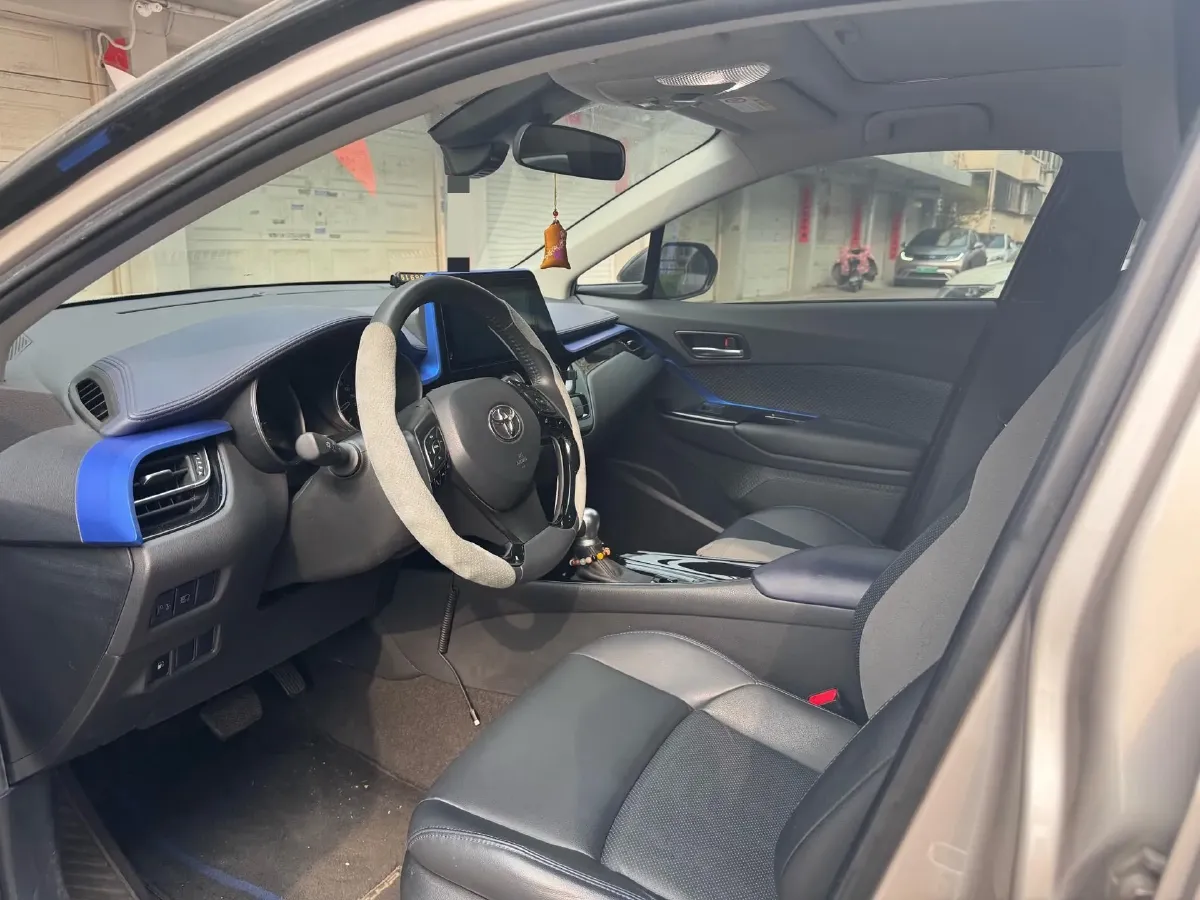 2021 Toyota C-HR 2.0L 171HP L4 CVT,autocango,china used car exporter,china ev exporter,chinese used car exporter,chinese used ev exporter