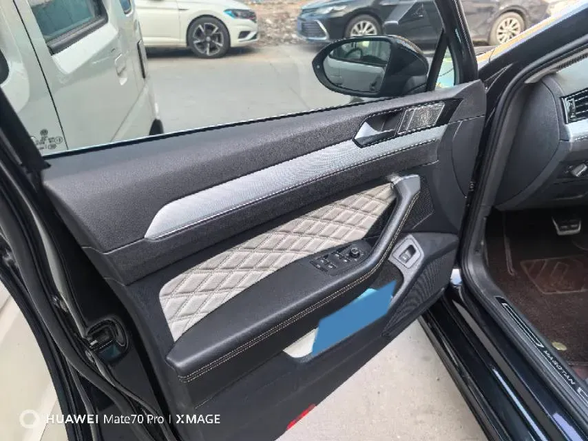 2023 Volkswagen Magotan 2.0T 186HP L4 7DCT,autocango,china used car exporter,china ev exporter,chinese used car exporter,chinese used ev exporter