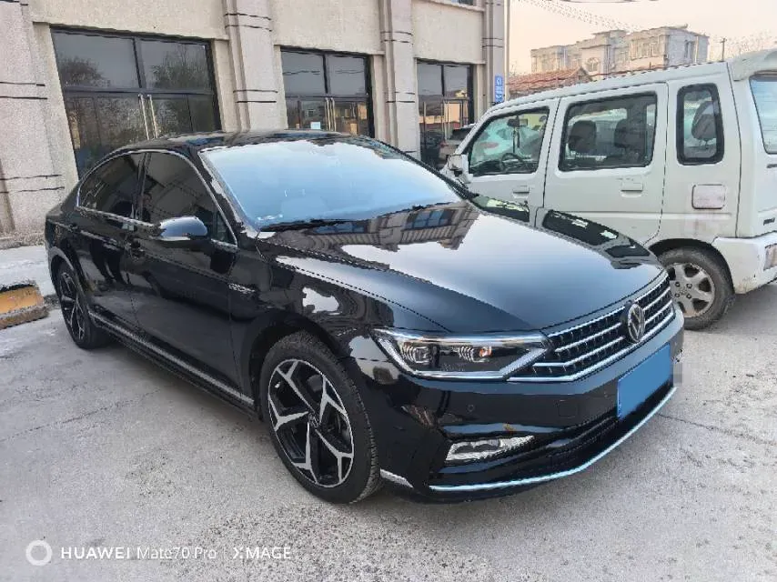 2023 Volkswagen Magotan 2.0T 186HP L4 7DCT,autocango,china used car exporter,china ev exporter,chinese used car exporter,chinese used ev exporter