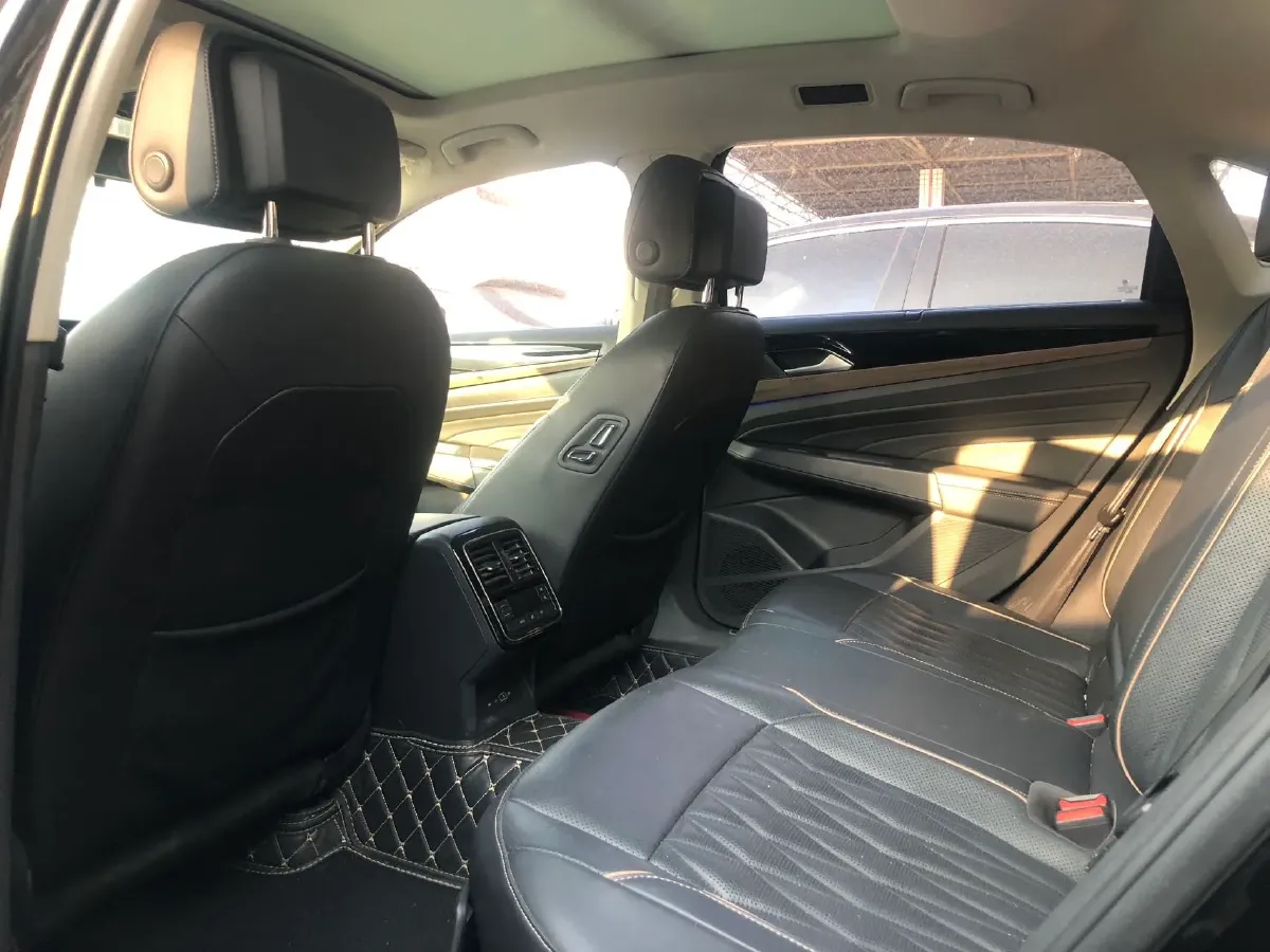 2020 Volkswagen Passat 2.0T 186HP L4 7DCT,autocango,china used car exporter,china ev exporter,chinese used car exporter,chinese used ev exporter