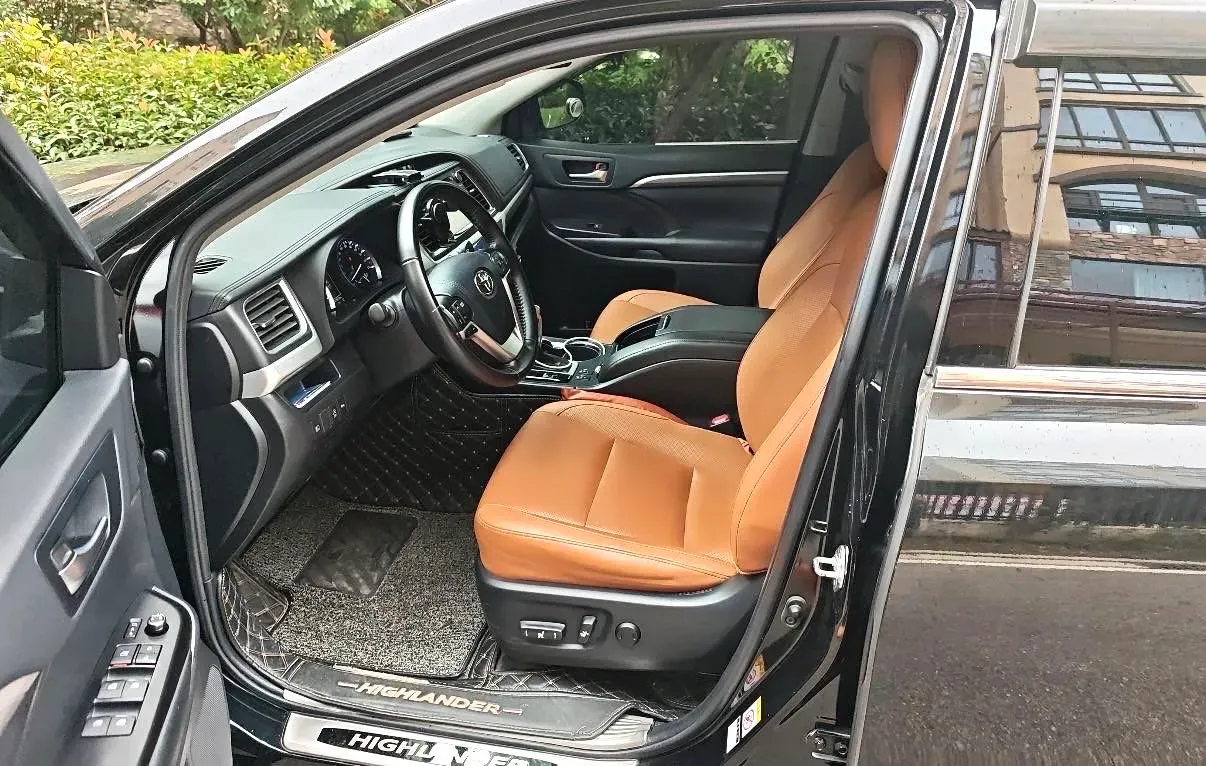 2021 Toyota Highlander 2.0T 220HP L4 6AT,autocango,china used car exporter,china ev exporter,chinese used car exporter,chinese used ev exporter