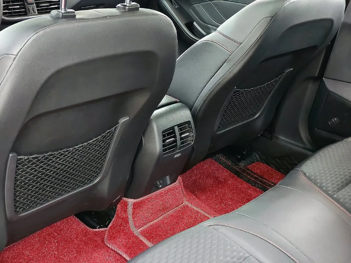 2020 Ford Focus 1.5T 174HP L3 8AT,autocango,china used car exporter,china ev exporter,chinese used car exporter,chinese used ev exporter