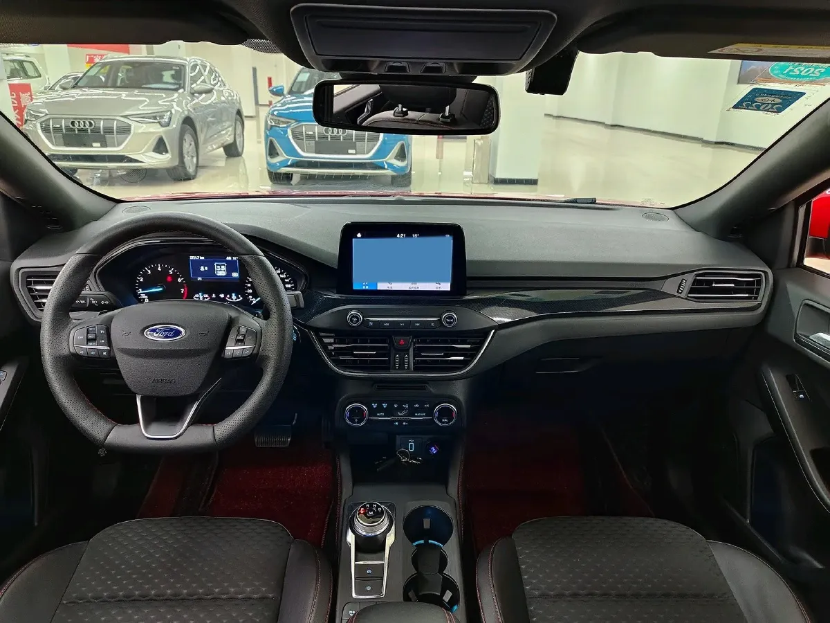 2020 Ford Focus 1.5T 174HP L3 8AT,autocango,china used car exporter,china ev exporter,chinese used car exporter,chinese used ev exporter