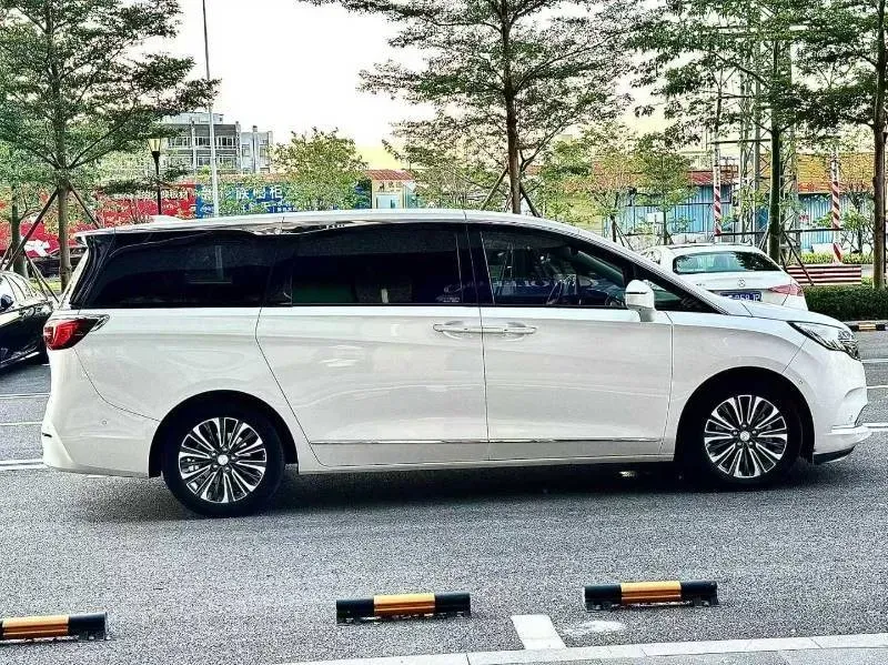 2021 Buick GL8 2.0T 237HP L4 9AT,autocango,china used car exporter,china ev exporter,chinese used car exporter,chinese used ev exporter