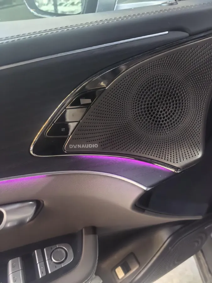 2022 Volkswagen Tiguan L 2.0T 186HP L4 7DCT,autocango,china used car exporter,china ev exporter,chinese used car exporter,chinese used ev exporter