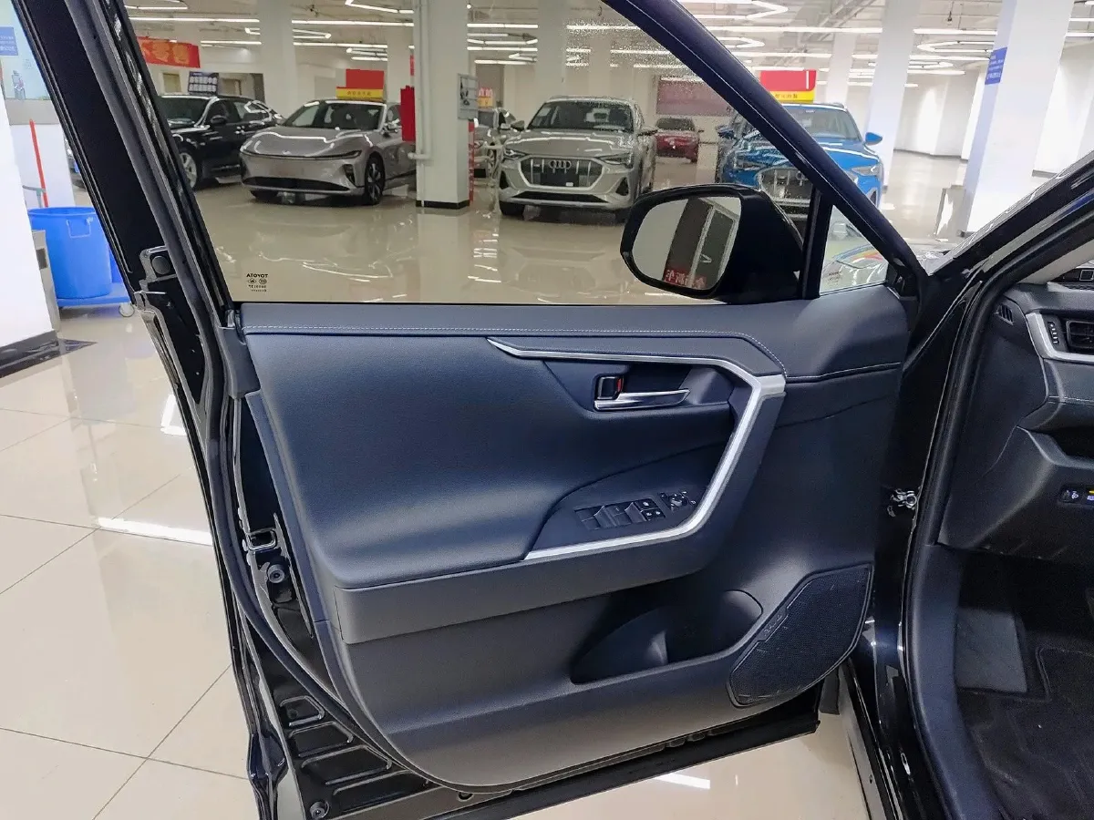 2020 Toyota RAV4 2.0L 171HP L4 CVT,autocango,china used car exporter,china ev exporter,chinese used car exporter,chinese used ev exporter