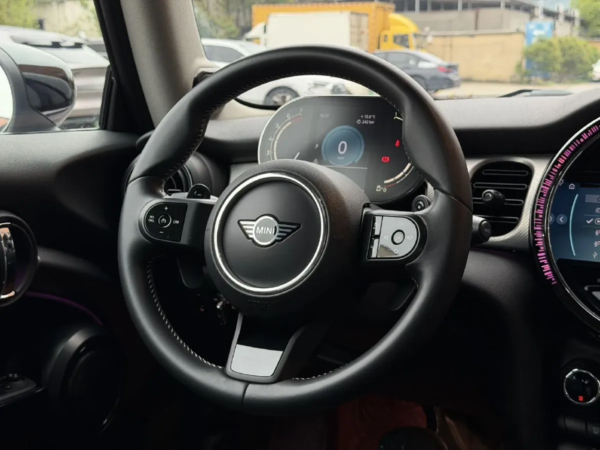 2022 MINI MINI 2.0T 192HP L4 7DCT,autocango,china used car exporter,china ev exporter,chinese used car exporter,chinese used ev exporter