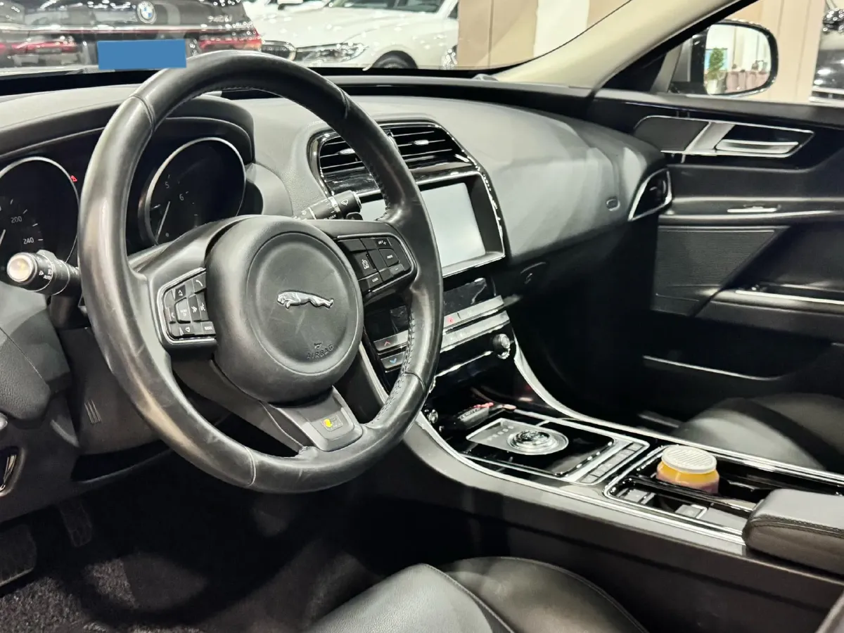 2018 Jaguar XEL 2.0T 200HP L4 8AT,autocango,china used car exporter,china ev exporter,chinese used car exporter,chinese used ev exporter