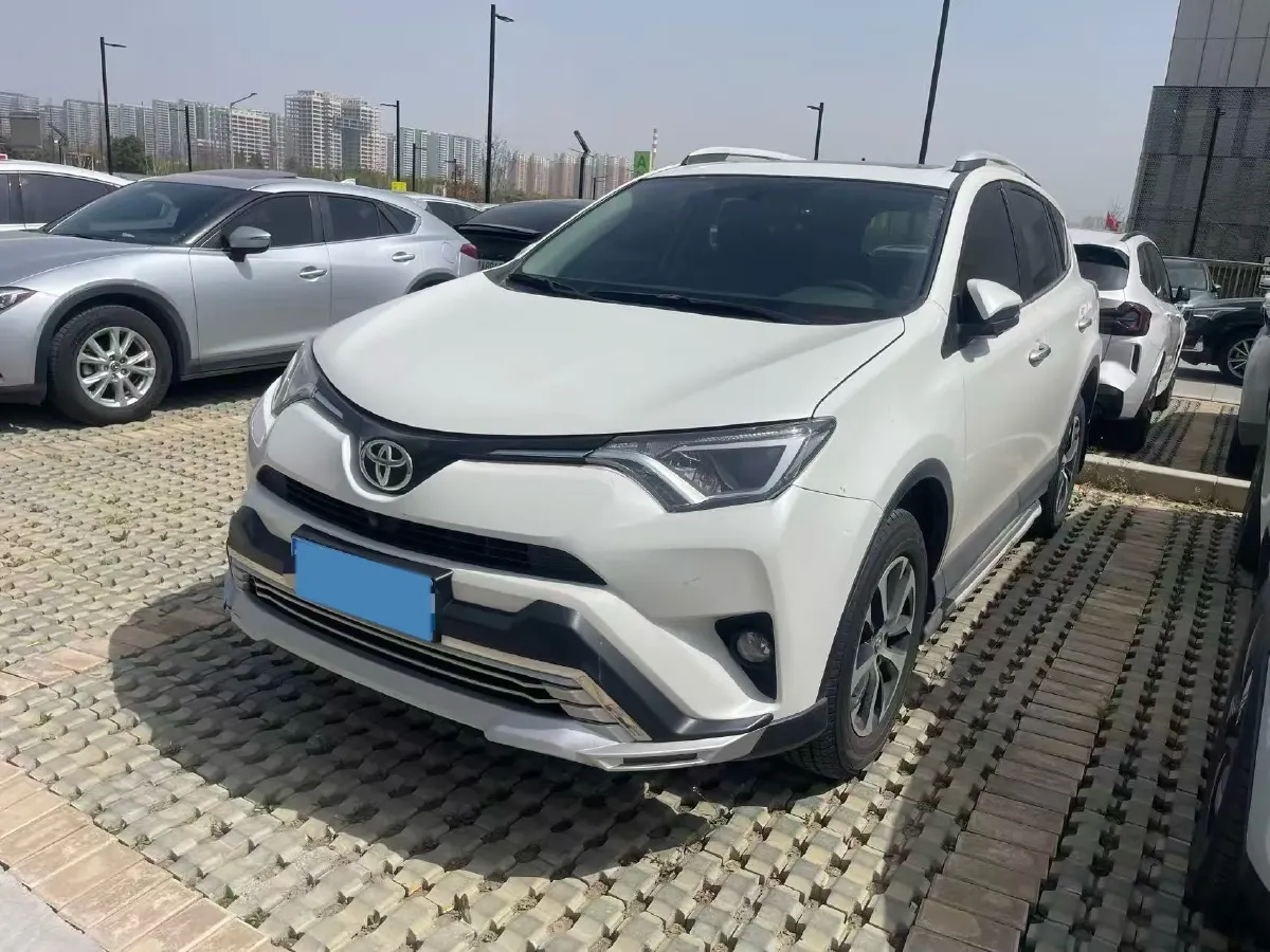 2016 Mitsubishi Outlander 2.0L 150HP L4 CVT,autocango,china used car exporter,china ev exporter,chinese used car exporter,chinese used ev exporter