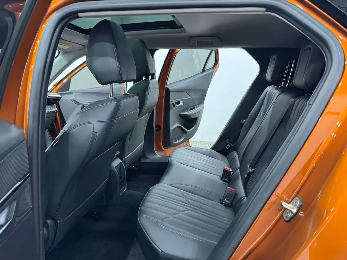 2022 Peugeot 2008 1.2T 136HP L3 6DCT,autocango,china used car exporter,china ev exporter,chinese used car exporter,chinese used ev exporter