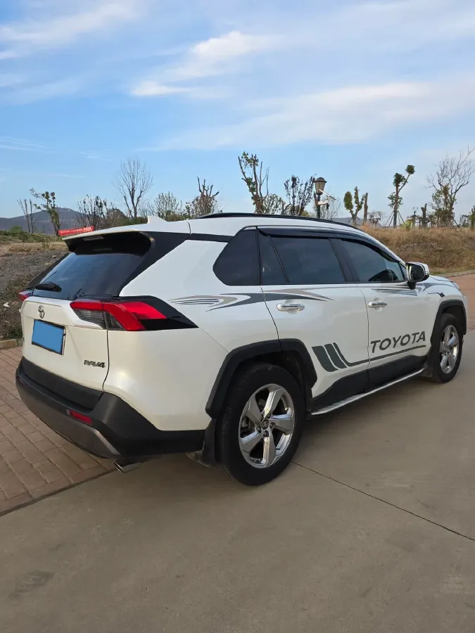 2021 Toyota RAV4 2.0L 171HP L4 CVT,autocango,china used car exporter,china ev exporter,chinese used car exporter,chinese used ev exporter