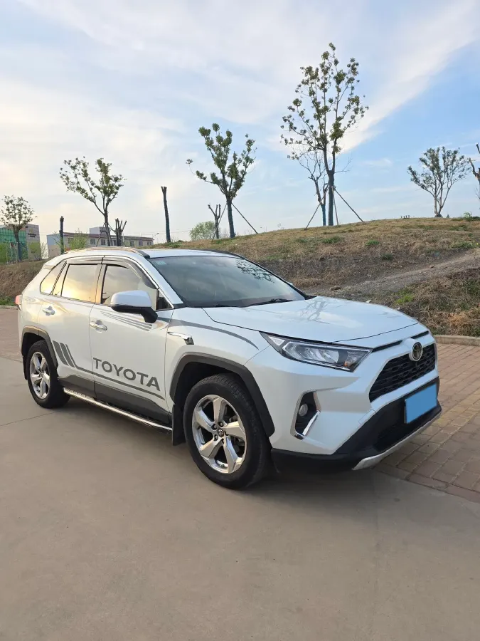 2021 Toyota RAV4 2.0L 171HP L4 CVT,autocango,china used car exporter,china ev exporter,chinese used car exporter,chinese used ev exporter