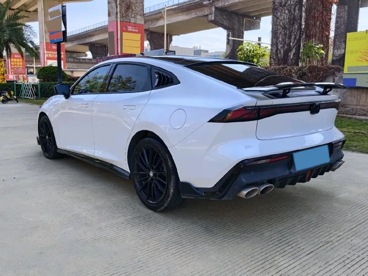 2022 ChangAn UNI-V 1.5T 188HP L4 7DCT,autocango,china used car exporter,china ev exporter,chinese used car exporter,chinese used ev exporter