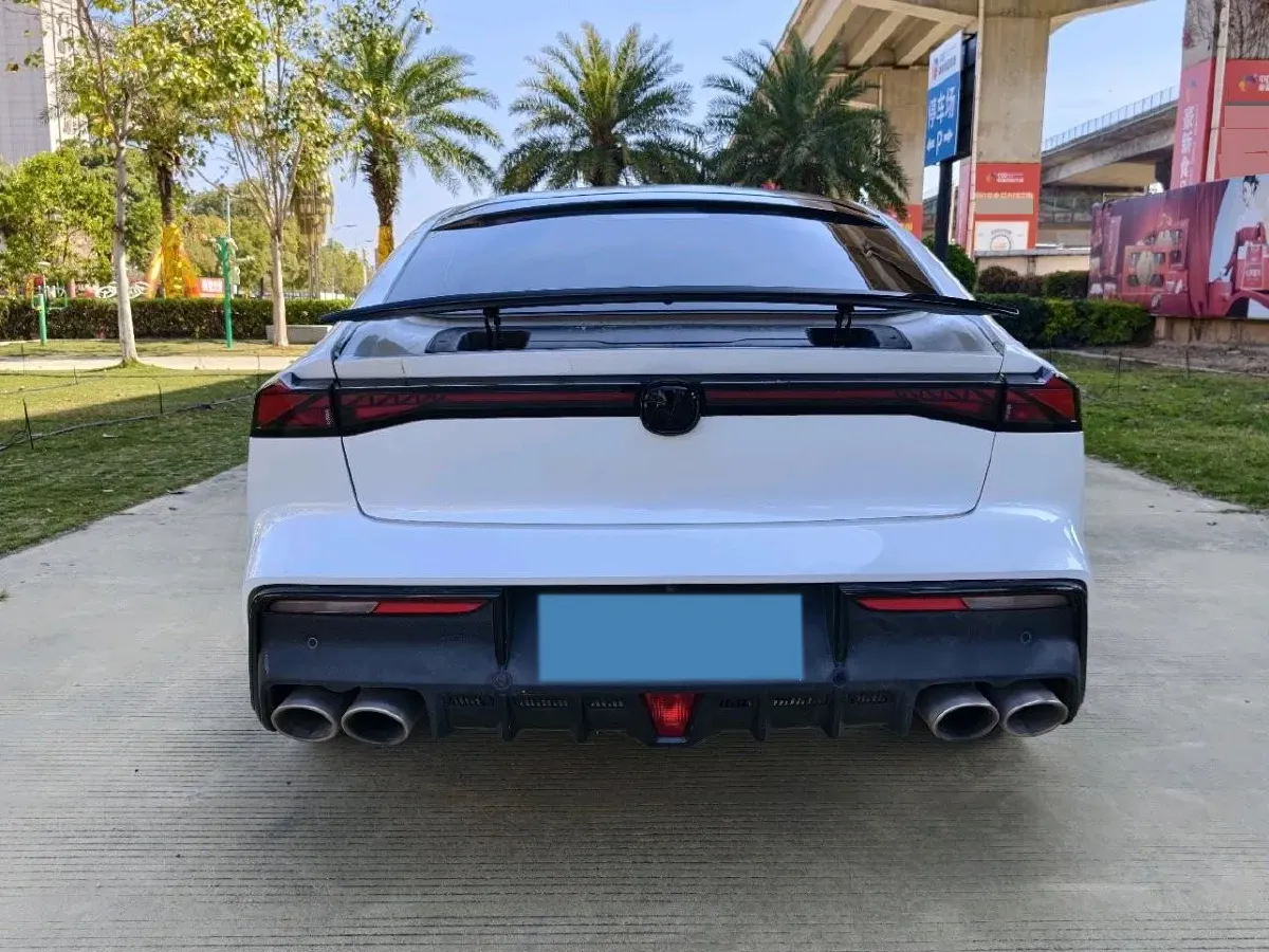 2022 ChangAn UNI-V 1.5T 188HP L4 7DCT,autocango,china used car exporter,china ev exporter,chinese used car exporter,chinese used ev exporter