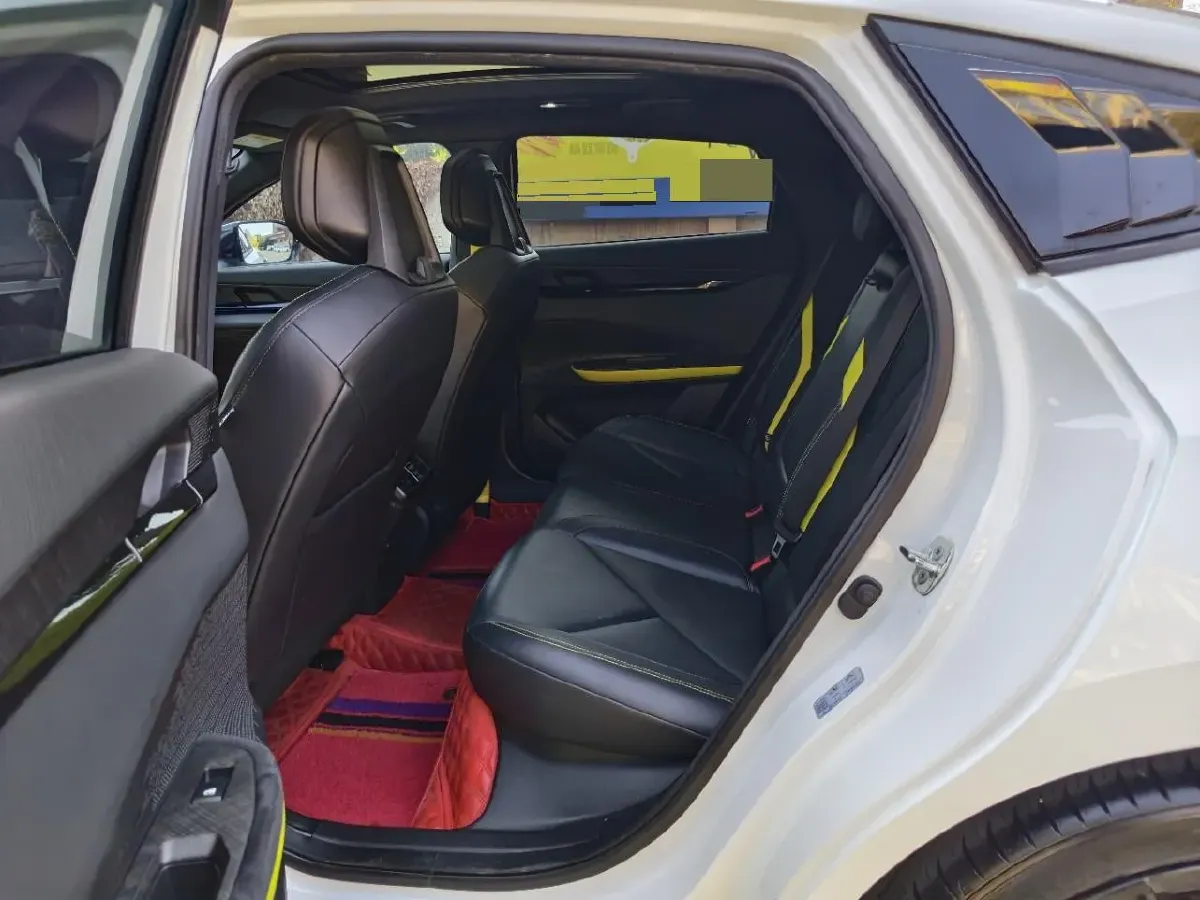 2022 ChangAn UNI-V 1.5T 188HP L4 7DCT,autocango,china used car exporter,china ev exporter,chinese used car exporter,chinese used ev exporter