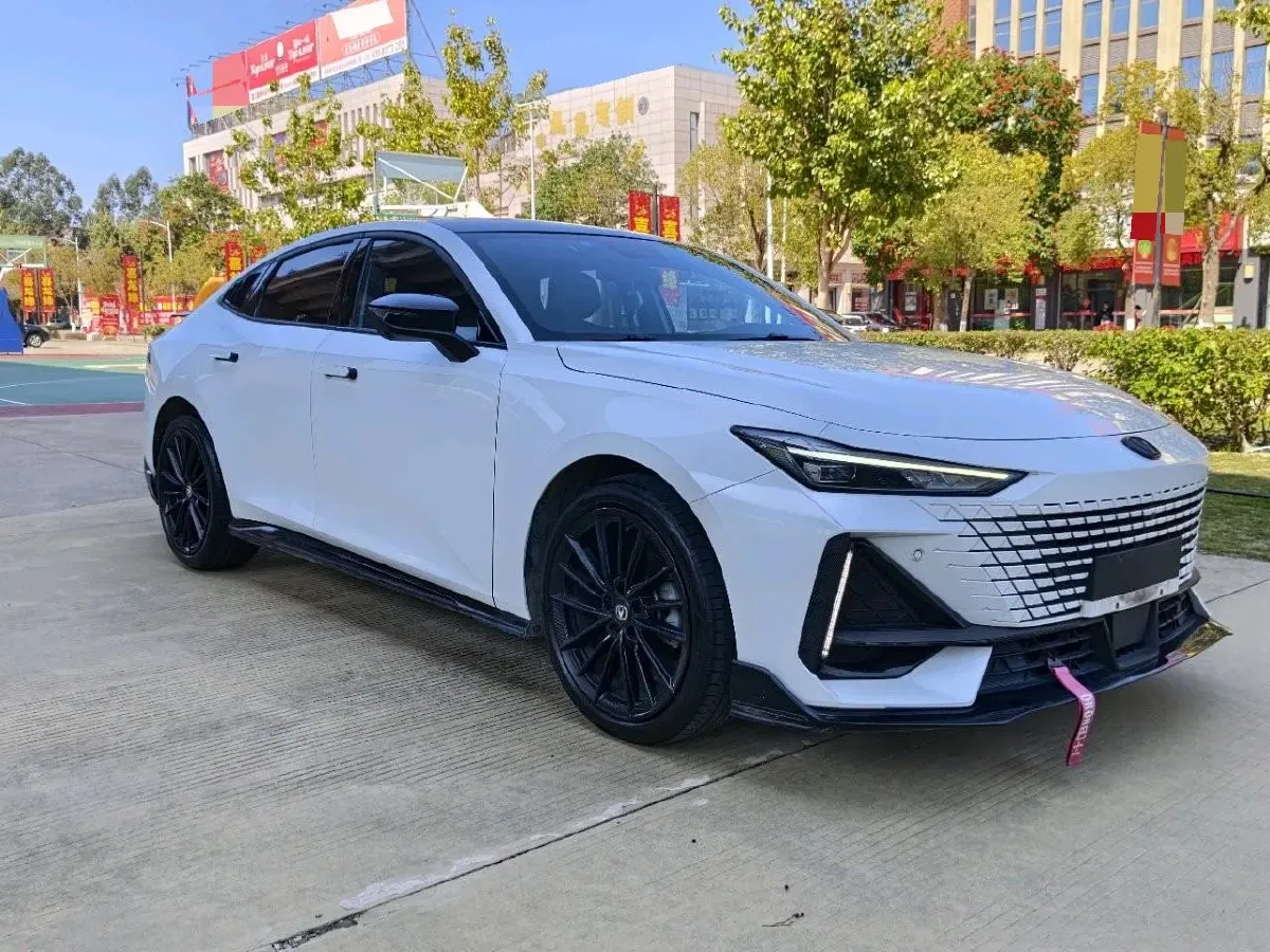 2022 ChangAn UNI-V 1.5T 188HP L4 7DCT,autocango,china used car exporter,china ev exporter,chinese used car exporter,chinese used ev exporter