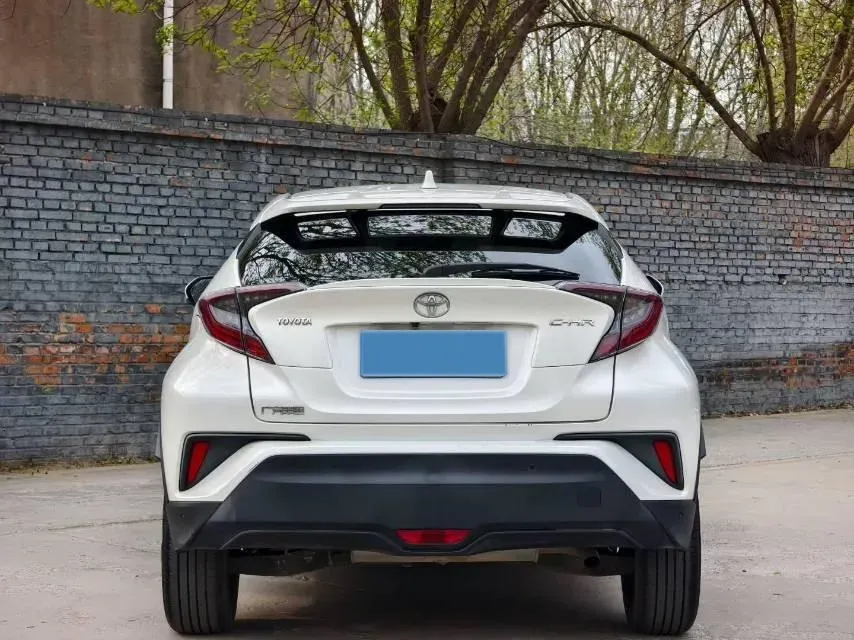 2018 Toyota C-HR 2.0L 171HP L4 CVT,autocango,china used car exporter,china ev exporter,chinese used car exporter,chinese used ev exporter