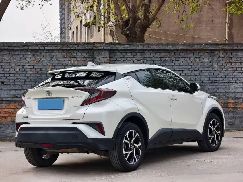 2018 Toyota C-HR 2.0L 171HP L4 CVT,autocango,china used car exporter,china ev exporter,chinese used car exporter,chinese used ev exporter