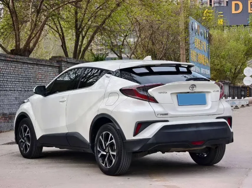 2018 Toyota C-HR 2.0L 171HP L4 CVT,autocango,china used car exporter,china ev exporter,chinese used car exporter,chinese used ev exporter