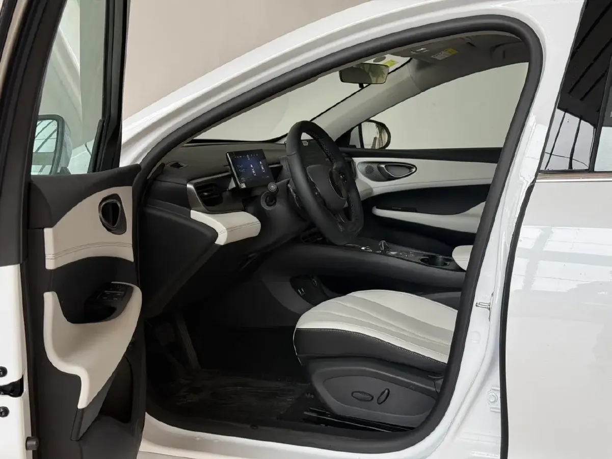 2025 BYD Seal05 DM-i 1.5L 101HP L4 E-CVT PHEV 15.87KWH,autocango,china used car exporter,china ev exporter,chinese used car exporter,chinese used ev exporter