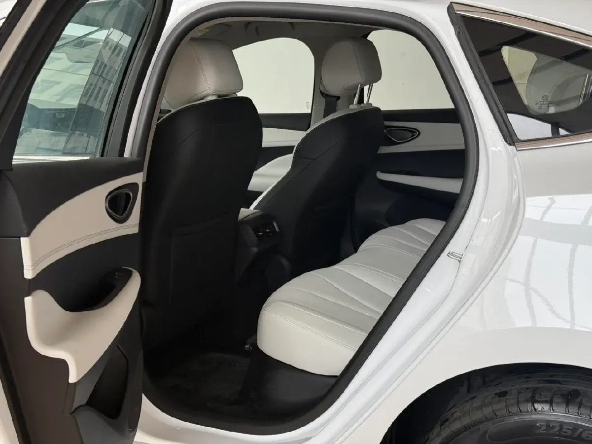 2025 BYD Seal05 DM-i 1.5L 101HP L4 E-CVT PHEV 15.87KWH,autocango,china used car exporter,china ev exporter,chinese used car exporter,chinese used ev exporter