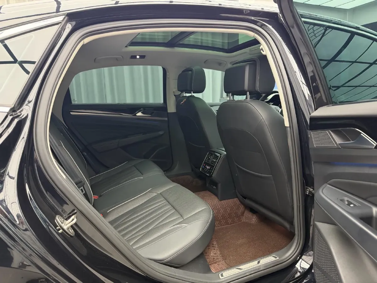 2023 Volkswagen Passat 2.0T 186HP L4 7DCT,autocango,china used car exporter,china ev exporter,chinese used car exporter,chinese used ev exporter