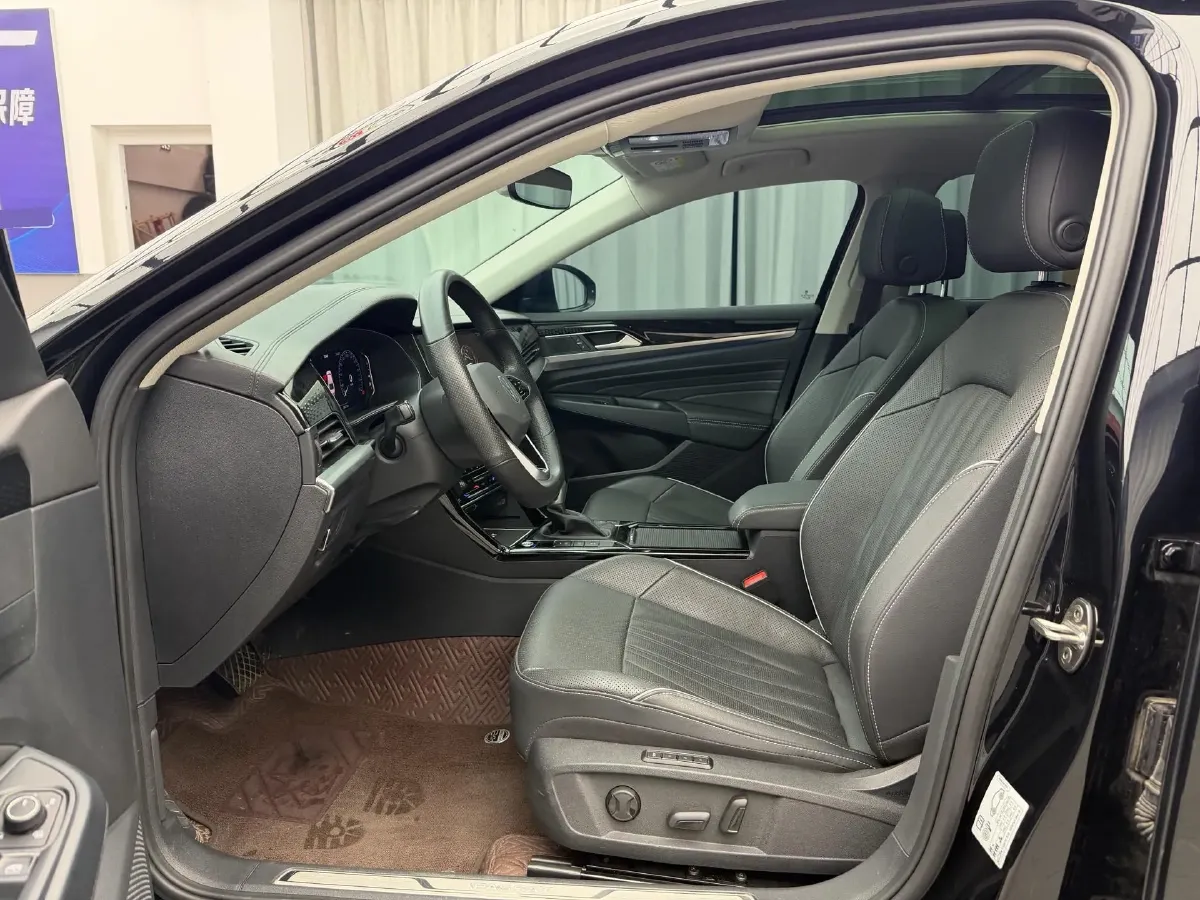 2023 Volkswagen Passat 2.0T 186HP L4 7DCT,autocango,china used car exporter,china ev exporter,chinese used car exporter,chinese used ev exporter