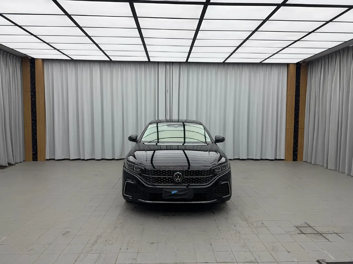 2023 Volkswagen Passat 2.0T 186HP L4 7DCT,autocango,china used car exporter,china ev exporter,chinese used car exporter,chinese used ev exporter