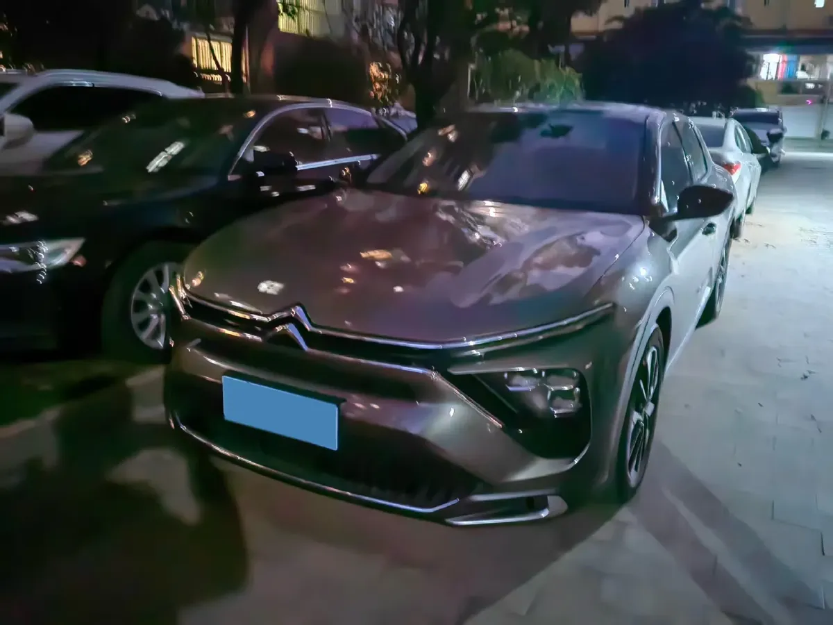 2021 Citroen C5 X 1.6T 175HP L4 8AT,autocango,china used car exporter,china ev exporter,chinese used car exporter,chinese used ev exporter