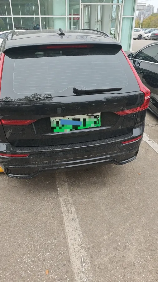 2025 Volvo XC60 PHEV 2.0T 310HP L4 8AT PHEV 18.8KWH,autocango,china used car exporter,china ev exporter,chinese used car exporter,chinese used ev exporter