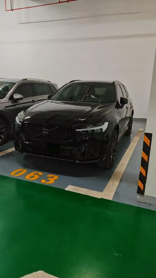 2025 Volvo XC60 PHEV 2.0T 310HP L4 8AT PHEV 18.8KWH,autocango,china used car exporter,china ev exporter,chinese used car exporter,chinese used ev exporter