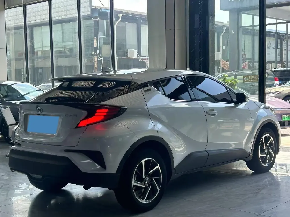 2021 Toyota C-HR 2.0L 171HP L4 CVT,autocango,china used car exporter,china ev exporter,chinese used car exporter,chinese used ev exporter