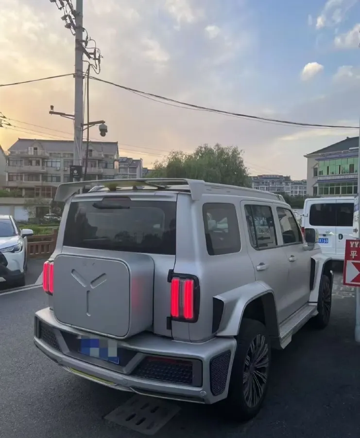 2021 Cyberspace 300 2.0T 227HP L4 8AT,autocango,china used car exporter,china ev exporter,chinese used car exporter,chinese used ev exporter