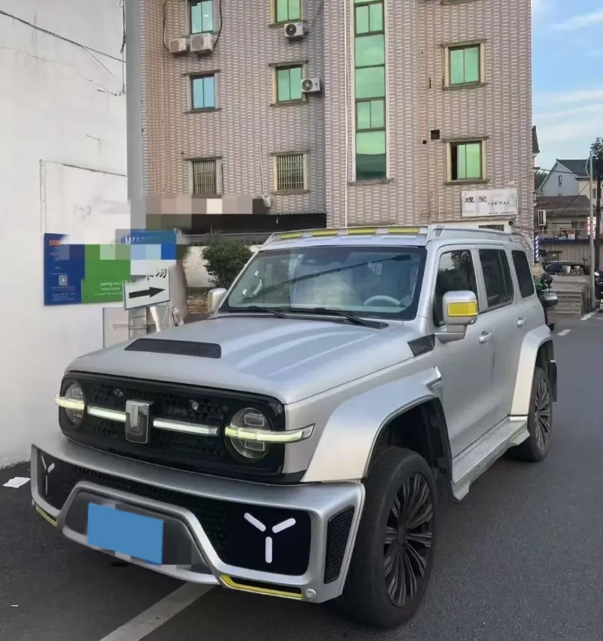 2021 Cyberspace 300 2.0T 227HP L4 8AT,autocango,china used car exporter,china ev exporter,chinese used car exporter,chinese used ev exporter