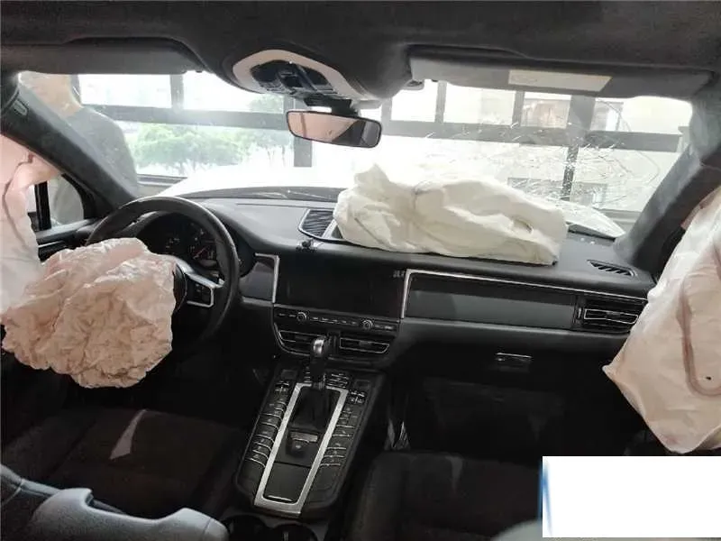 2021 Porsche Macan 2.0T 252HP L4 7DCT,autocango,china used car exporter,china ev exporter,chinese used car exporter,chinese used ev exporter