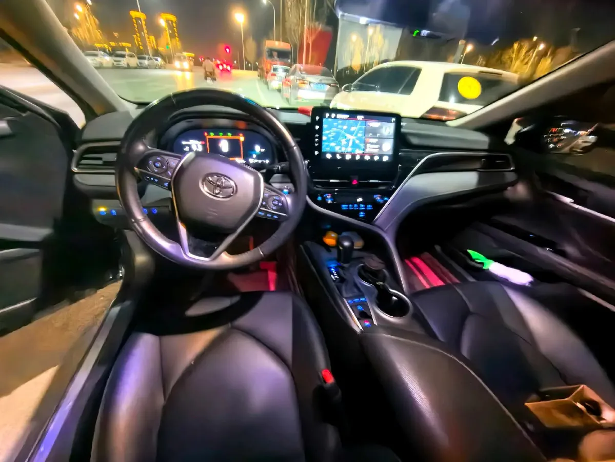 2021 Toyota Camry 2.5L 209HP L4 8AT,autocango,china used car exporter,china ev exporter,chinese used car exporter,chinese used ev exporter