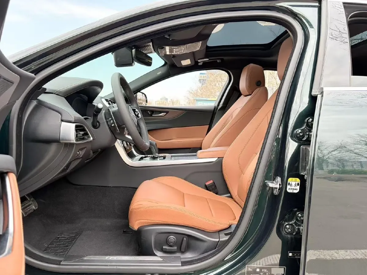 2023 Jaguar XEL 2.0T 250HP L4 8AT,autocango,china used car exporter,china ev exporter,chinese used car exporter,chinese used ev exporter