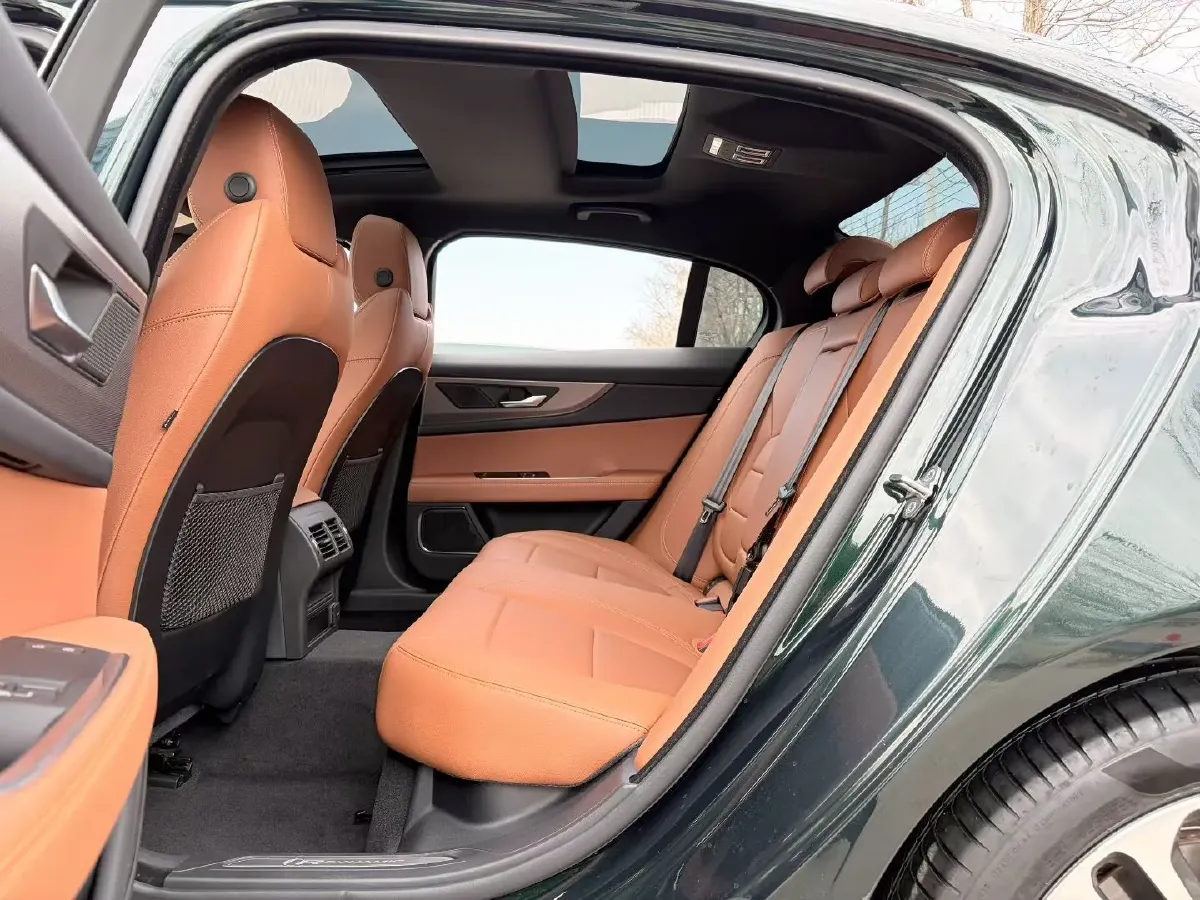 2023 Jaguar XEL 2.0T 250HP L4 8AT,autocango,china used car exporter,china ev exporter,chinese used car exporter,chinese used ev exporter