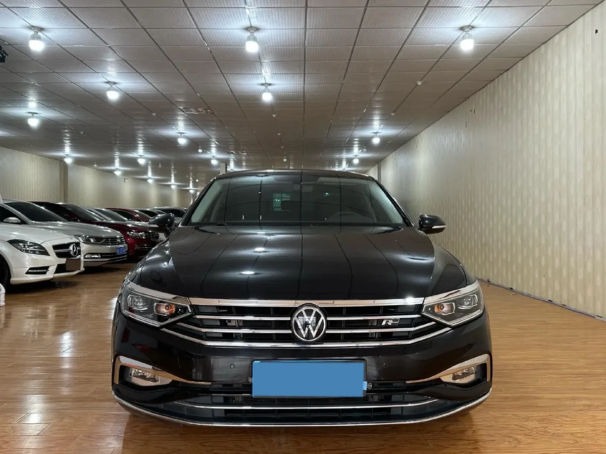 2020 Volkswagen Magotan 2.0T 186HP L4 7DCT,autocango,china used car exporter,china ev exporter,chinese used car exporter,chinese used ev exporter