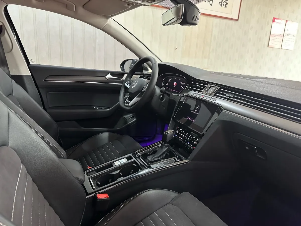 2020 Volkswagen Magotan 2.0T 186HP L4 7DCT,autocango,china used car exporter,china ev exporter,chinese used car exporter,chinese used ev exporter