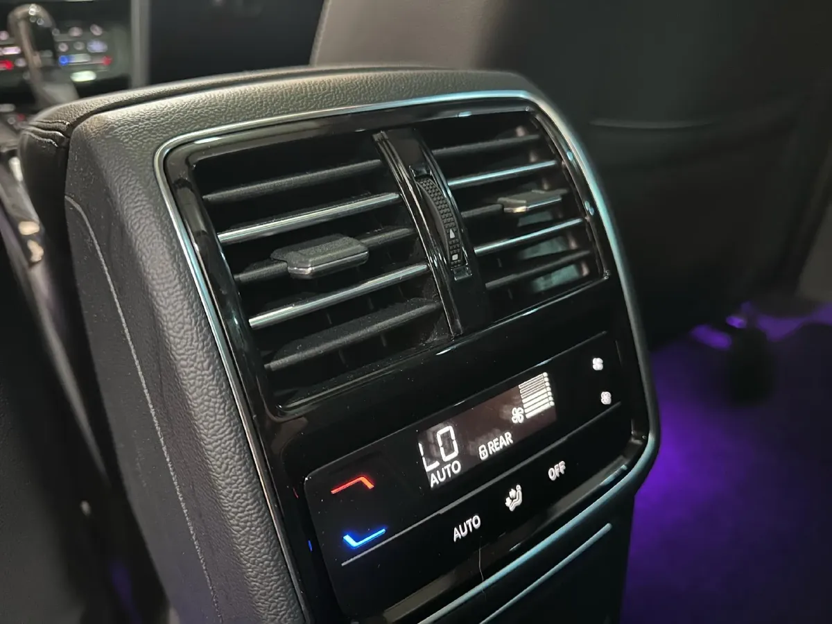 2020 Volkswagen Magotan 2.0T 186HP L4 7DCT,autocango,china used car exporter,china ev exporter,chinese used car exporter,chinese used ev exporter