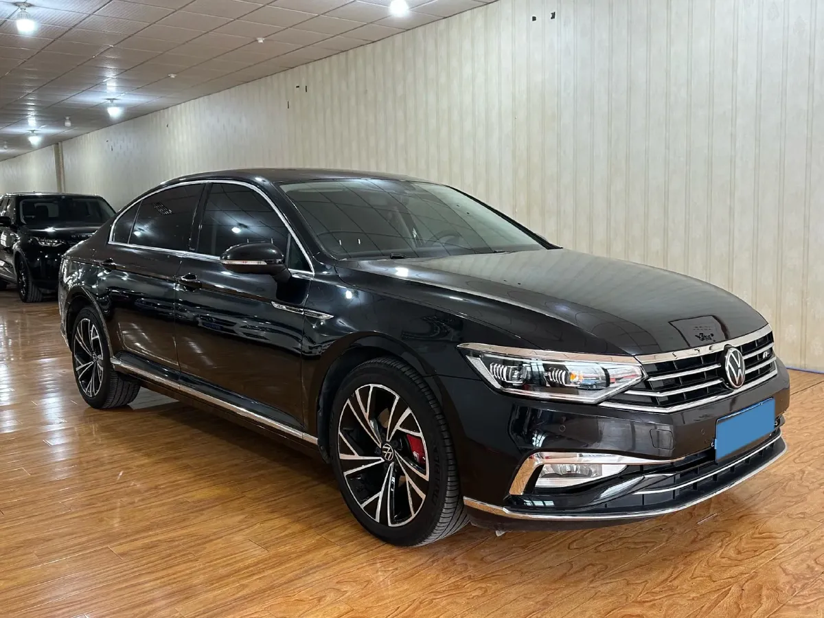 2020 Volkswagen Magotan 2.0T 186HP L4 7DCT,autocango,china used car exporter,china ev exporter,chinese used car exporter,chinese used ev exporter