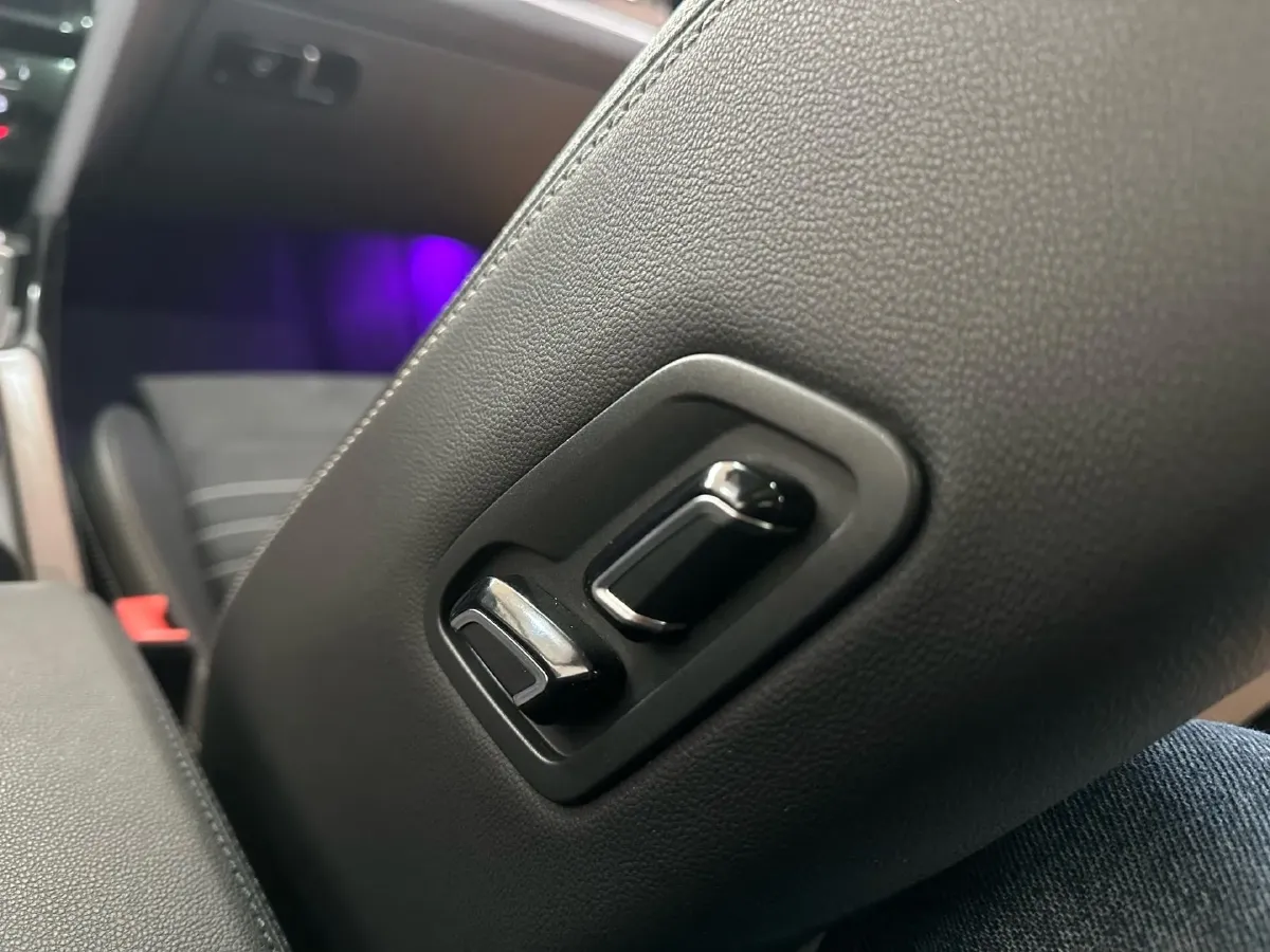 2020 Volkswagen Magotan 2.0T 186HP L4 7DCT,autocango,china used car exporter,china ev exporter,chinese used car exporter,chinese used ev exporter