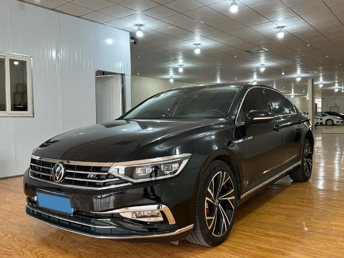 2020 Volkswagen Magotan 2.0T 186HP L4 7DCT,autocango,china used car exporter,china ev exporter,chinese used car exporter,chinese used ev exporter